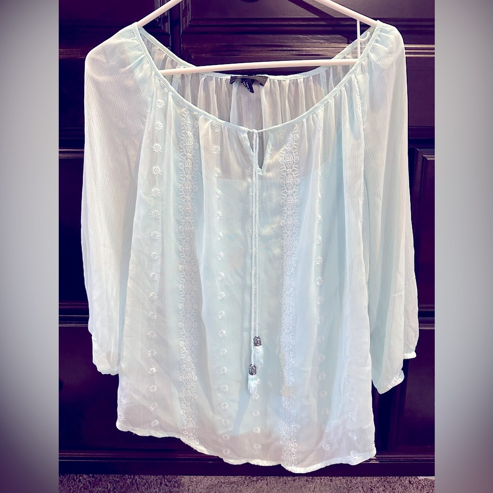 Light green 3/4 sleeve sheer top with tank lining Size small
